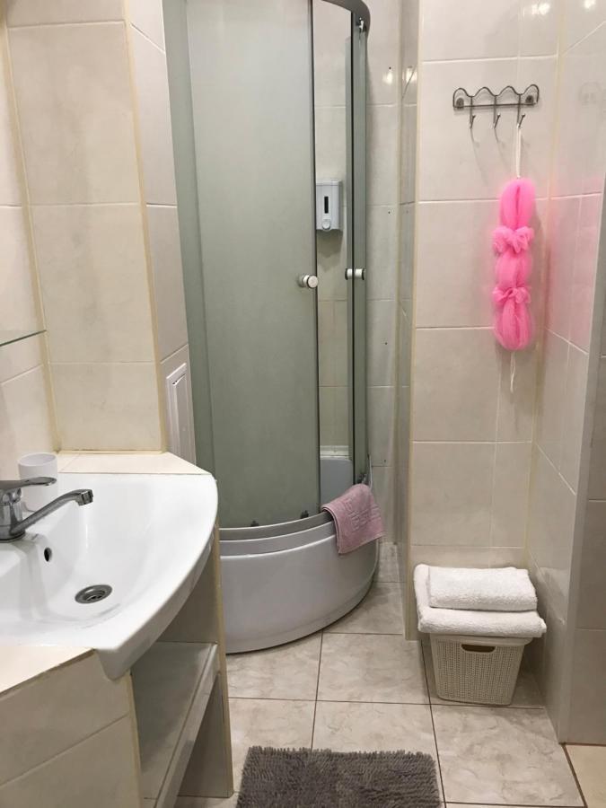 Rent Apartment In The Center Of Чернихив Екстериор снимка